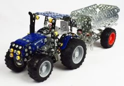 Tronico Mini New Holland T4 Met Aanhangwagen – 1 : 32 12 Tronico Mini New Holland T4 Met Aanhangwagen – 1 : 32 -Beste Speelgoed Winkel new holland t4 met aanhanger tronico mini 10056