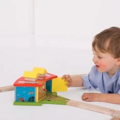 BigJigs BJT119 Rail Remise Voor 3 Treinen -Beste Speelgoed Winkel remise 3 treinen bigjigs bjt119 1 1