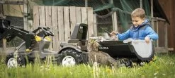 RollyFarmtrac Premium Valtra Met Rollytraclader Traptractor -Beste Speelgoed Winkel traptractor farmtrac valtra premium met rollytralder rollytoys 710409 8 scaled 1